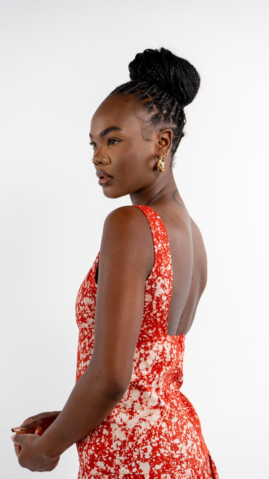 Robe Nyara – Élégance enracinée