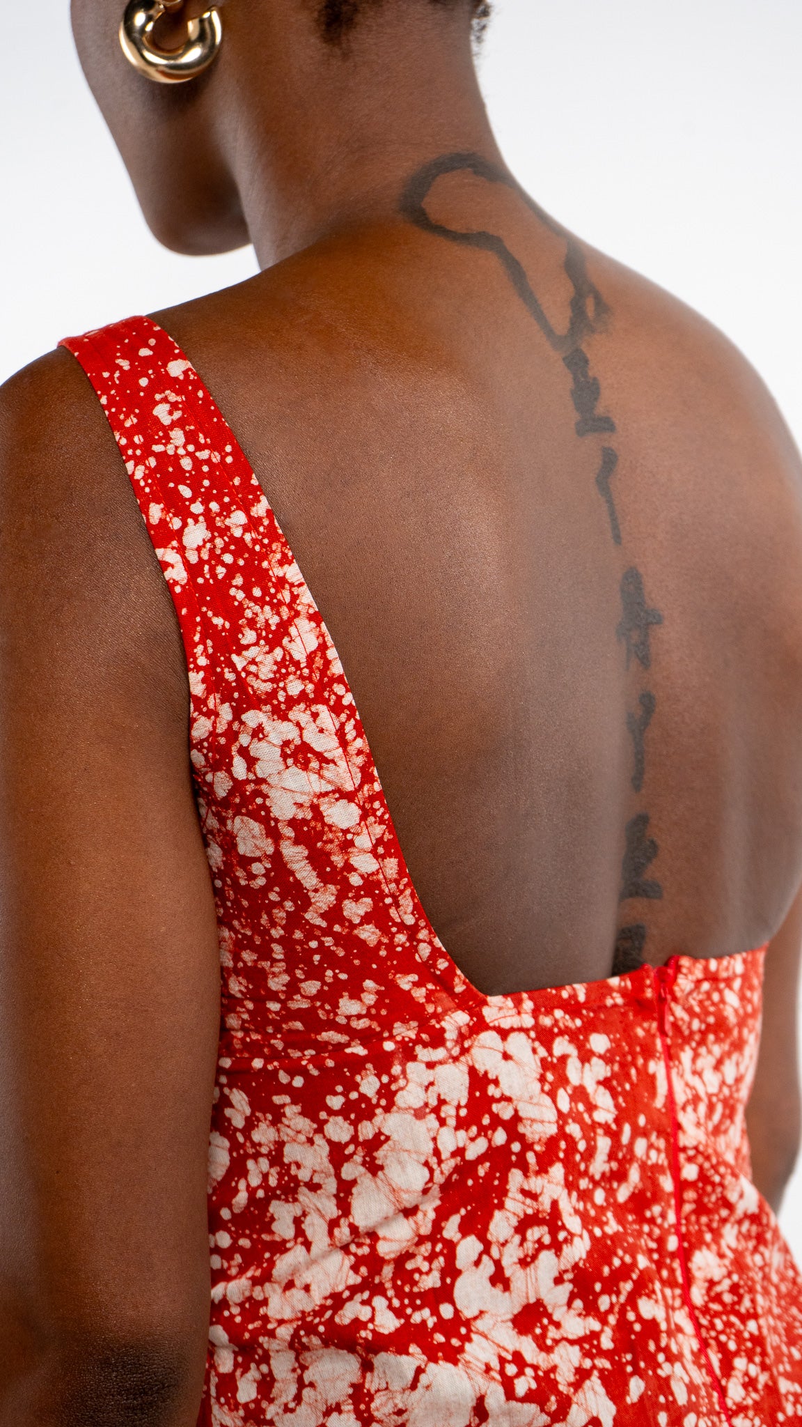 Robe Nyara – Élégance enracinée