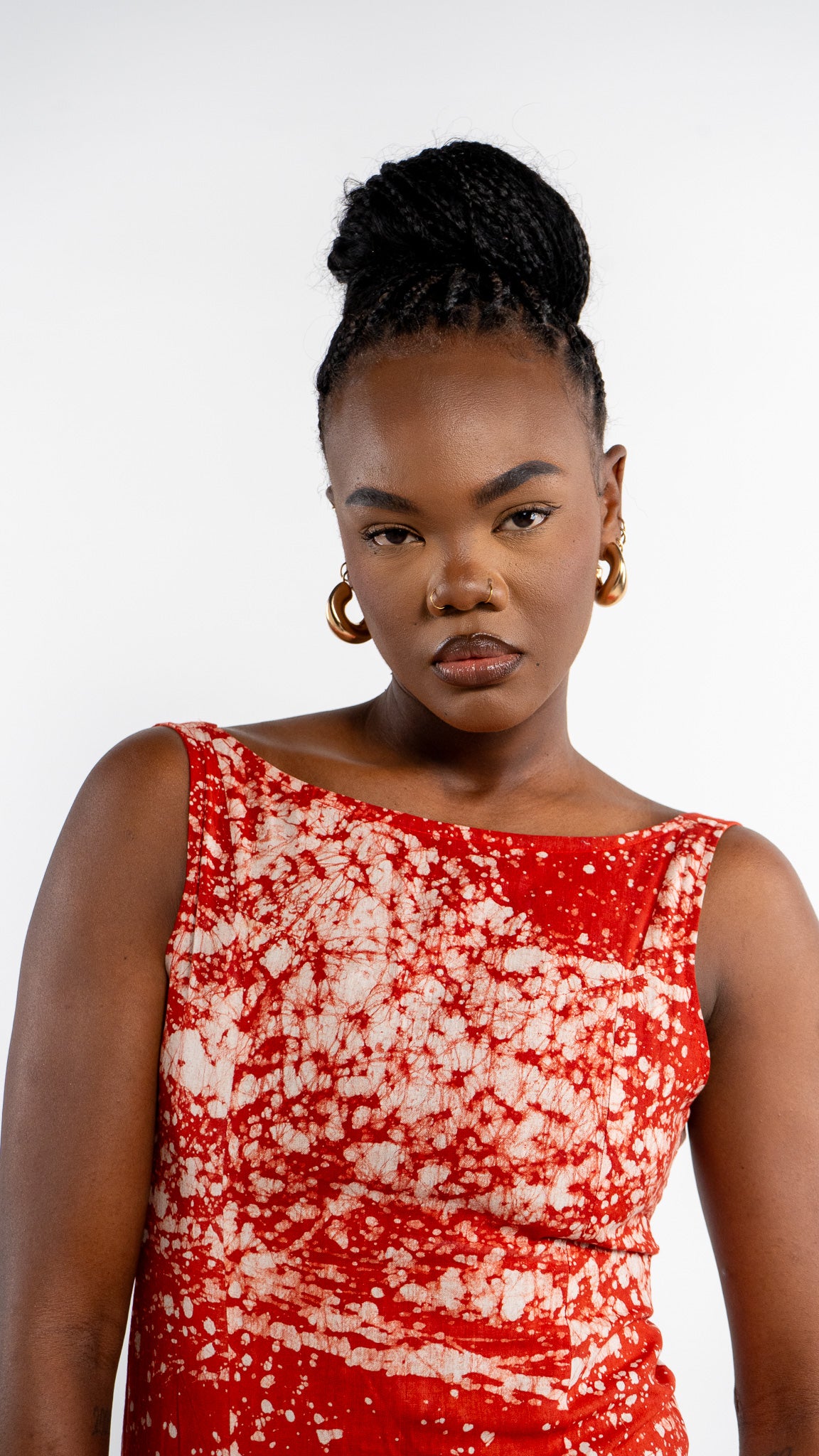 Robe Nyara – Élégance enracinée