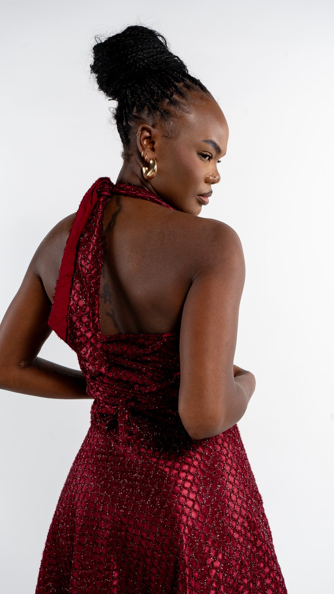 Robe Amérah Elynga’a, dos ouvert, coupe élégante