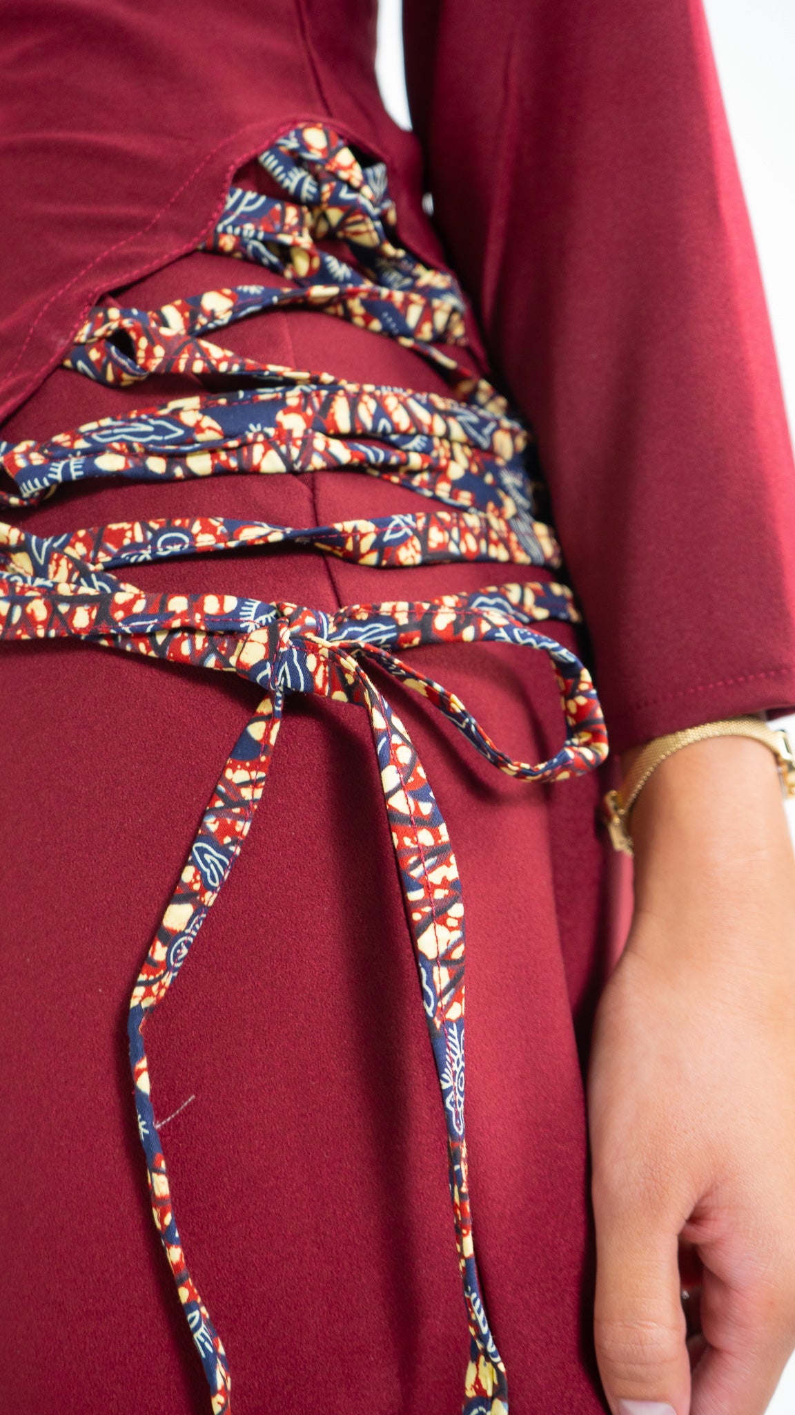 Pull  Liora – Bordeaux et détails pagne