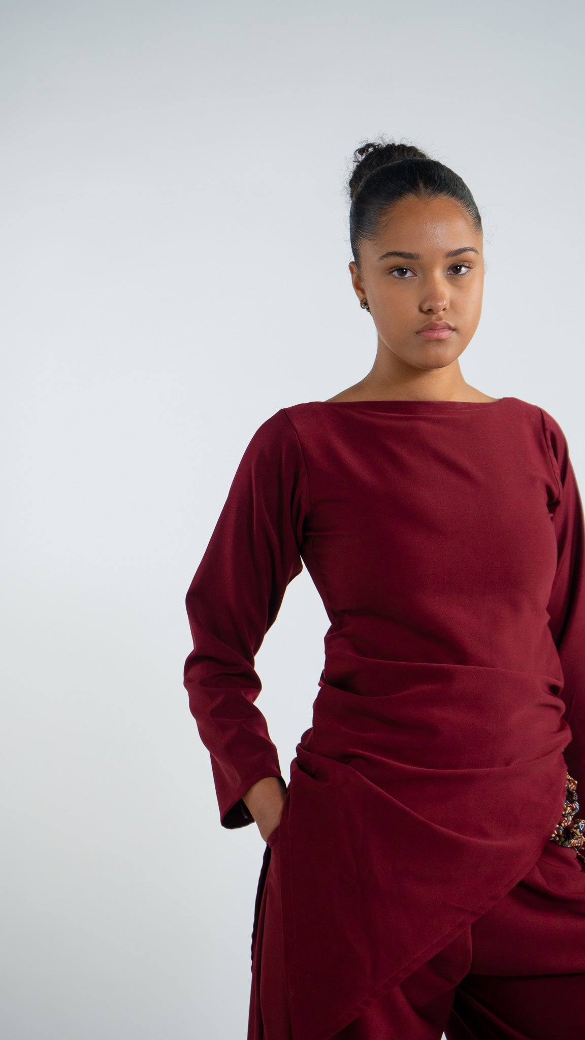 Pull  Liora – Bordeaux et détails pagne